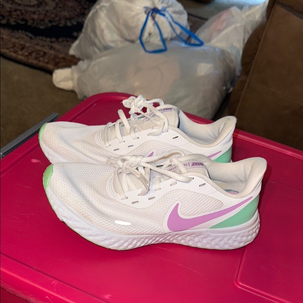 Nike White and Purple Athletic Shoes with Sleek Design